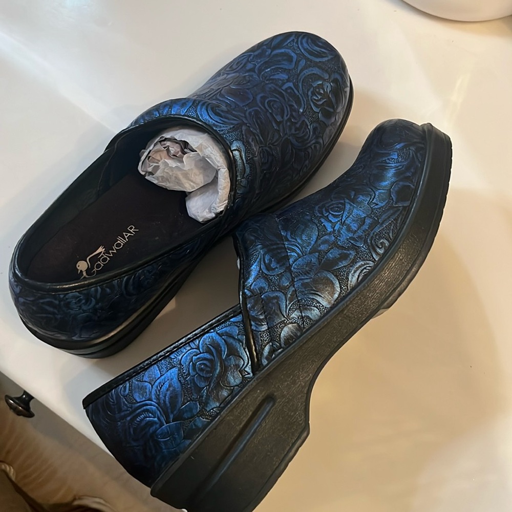 Women’s nursing shoes